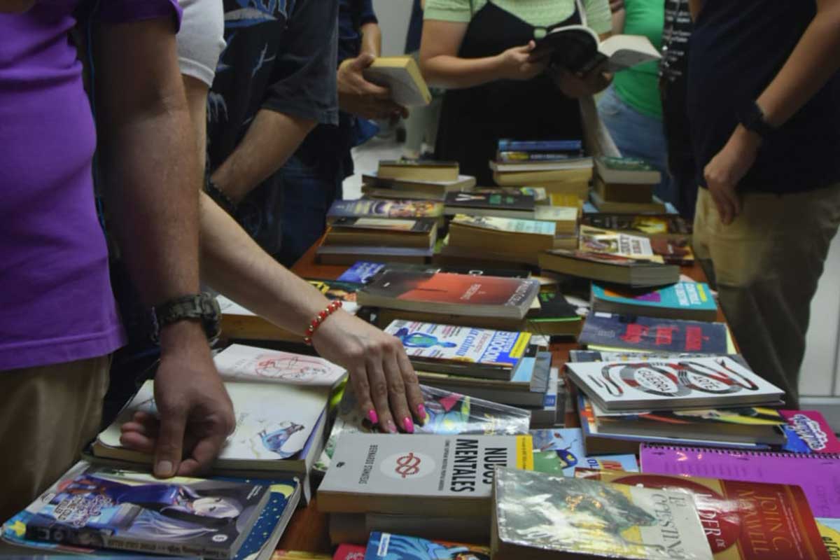 Trueque de libros acompañará la Chicharronada del Hogar de Ancianos