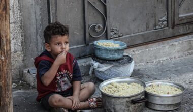 680.000 palestinos muertos, 380.000 menores de cinco años, pero La Vuelta no se pudo terminar y luego que Eurovisión...