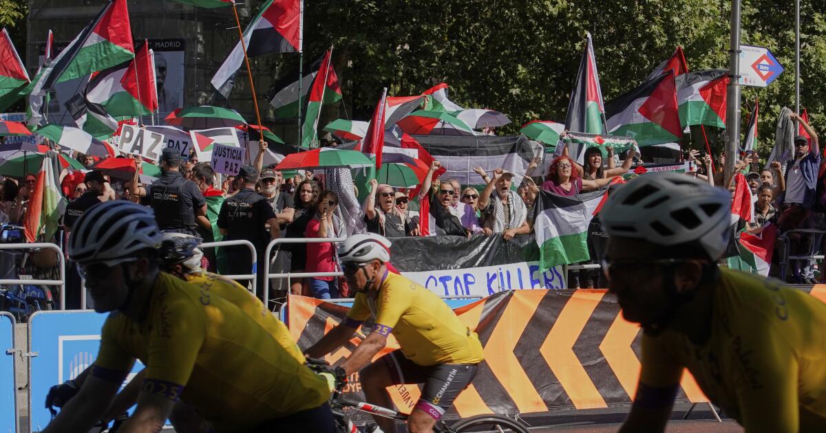 Etapa final de la Vuelta a España acortada tras más protestas, Vingegaard confirmado como campeón