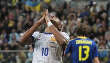 Mbappé anota en la victoria de Francia 2-0 sobre Ucrania en la clasificación para la Copa del Mundo