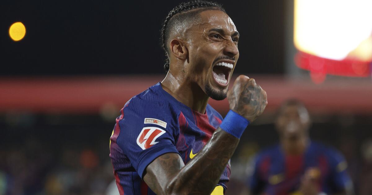 Barcelona golea a Valencia con dobletes de Raphinha, Lewandowski y López