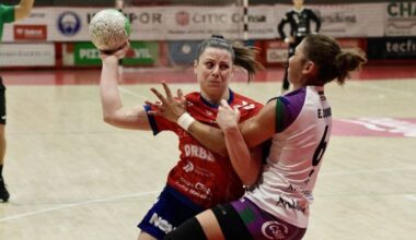 El Porriño fue a remolque y terminó cayendo con el Málaga (17-23) - La Voz de Galicia