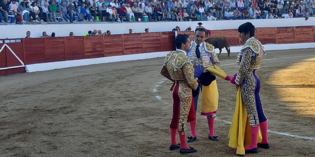 Villita supera con nota el día de su alternativa en Consuegra