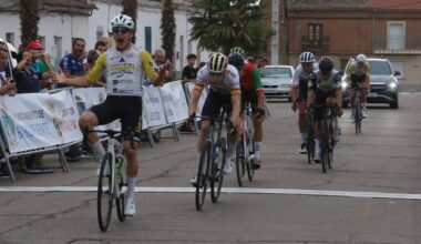 Joan Cadena gana en Babilafuente y es el primer líder de la Vuelta a Salamanca