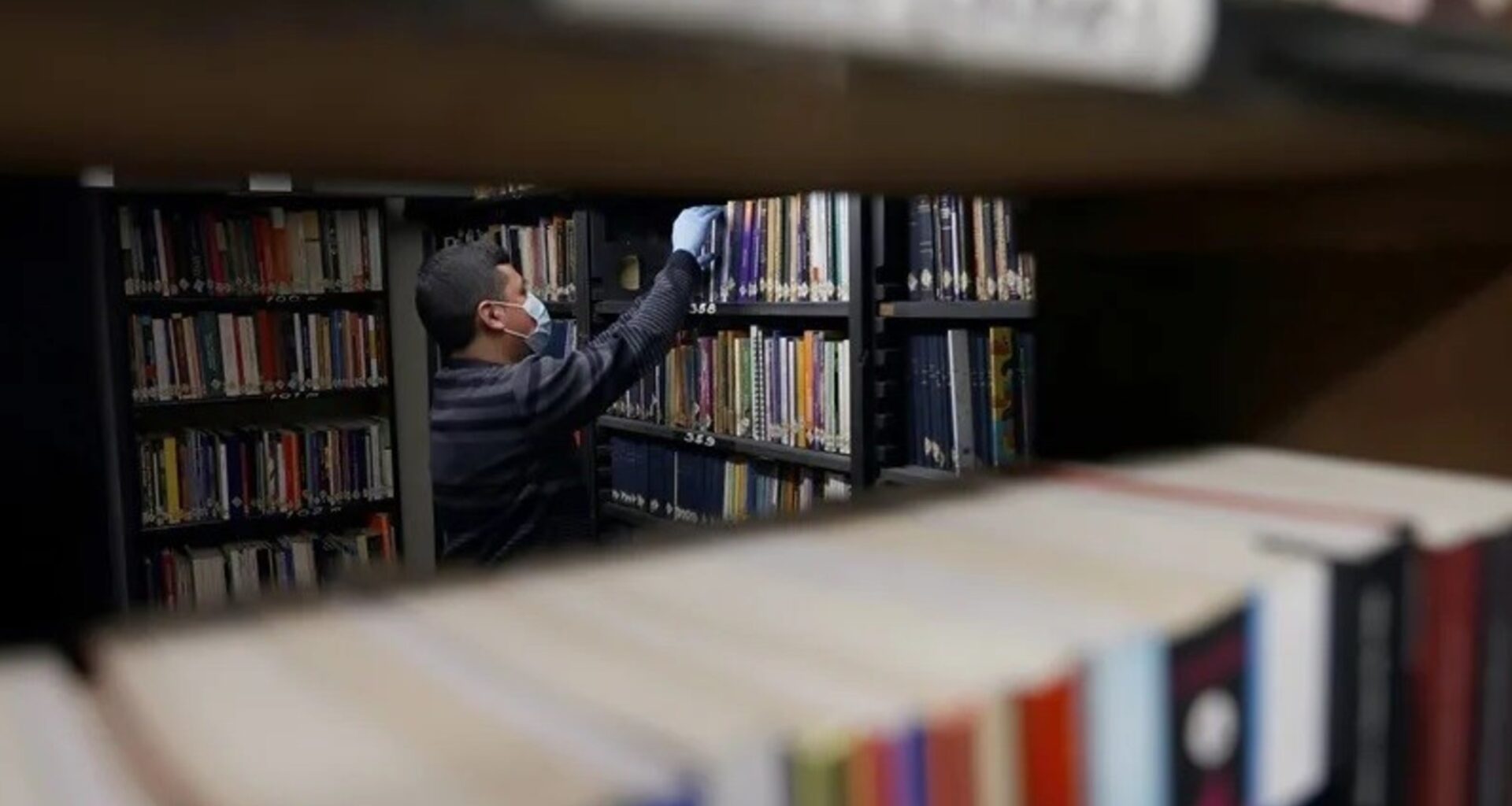 encontraron en la Biblioteca Nacional libros censurados tras el golpe de Pinochet