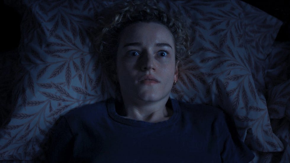 julia garner en 'weapons'