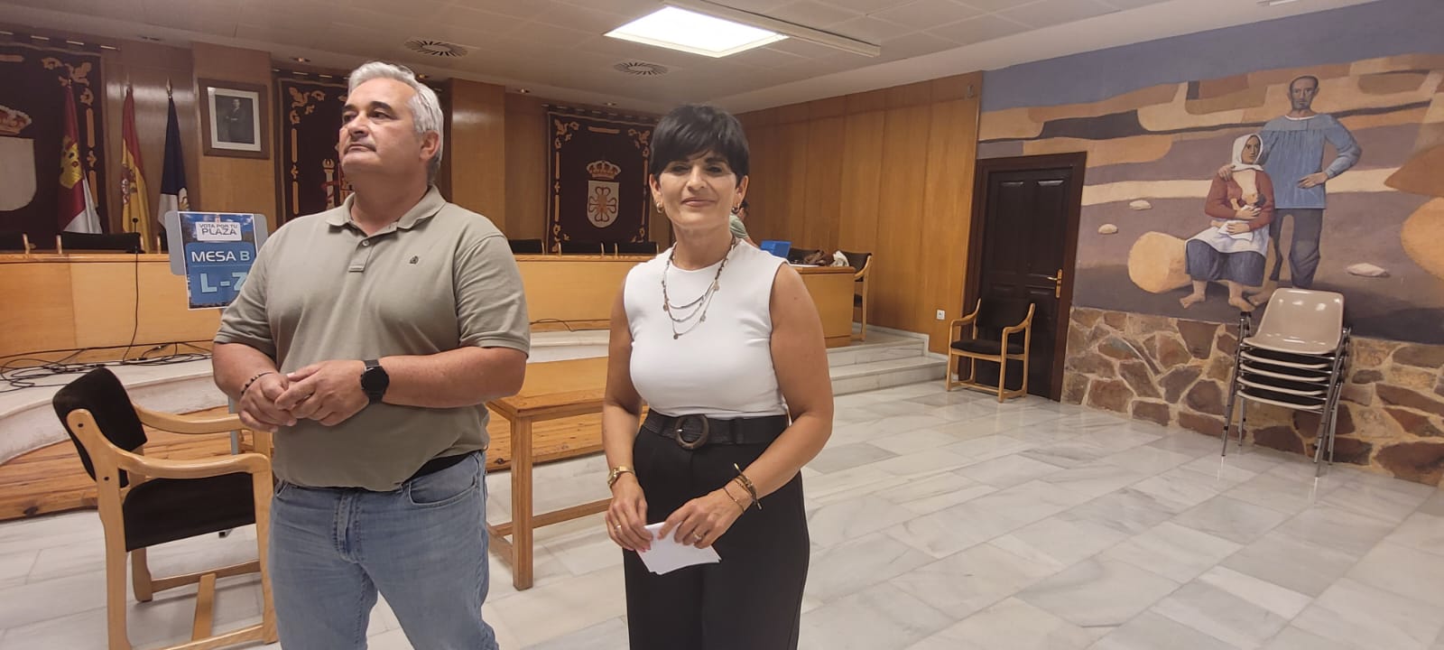 Los concejales Jesús Villar y Prado García-Carpintero, este sábado tras el recuento de votos.
