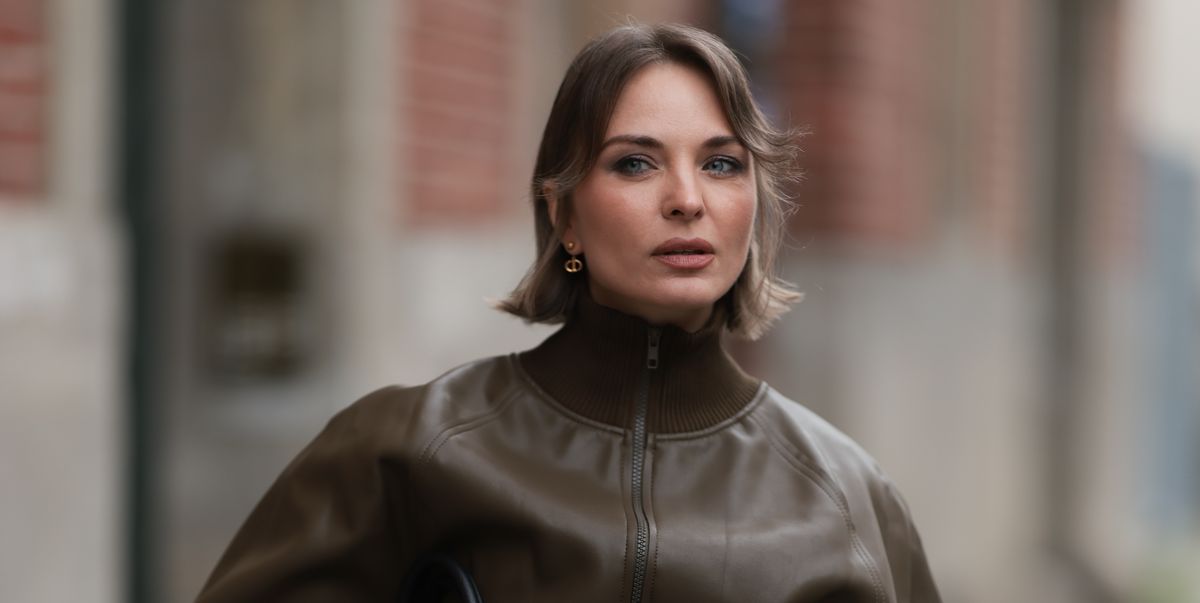 Por fin han rebajado a mitad de precio la chaqueta tipo chubasquero de Helly Hansen que llevaba tiempo buscando y es perfecta para el otoño