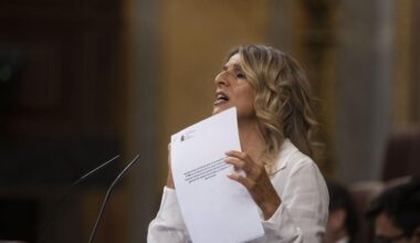 Yolanda Díaz va a la «ofensiva» con un registro horario que suponga recortar de facto la jornada