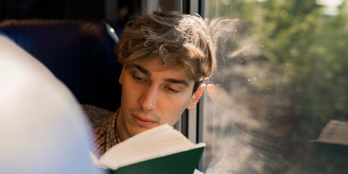 The New York Times recomienda esta magnífica novela que ya arrasa en ventas en España y que recuerda a 'Cometas en el cielo' o 'Slumdog Millionaire'