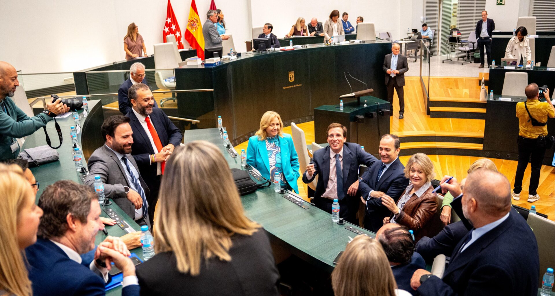 El Gobierno pide al PP que rectifique y estudia "impugnar" la iniciativa de Madrid sobre el "trauma postaborto"