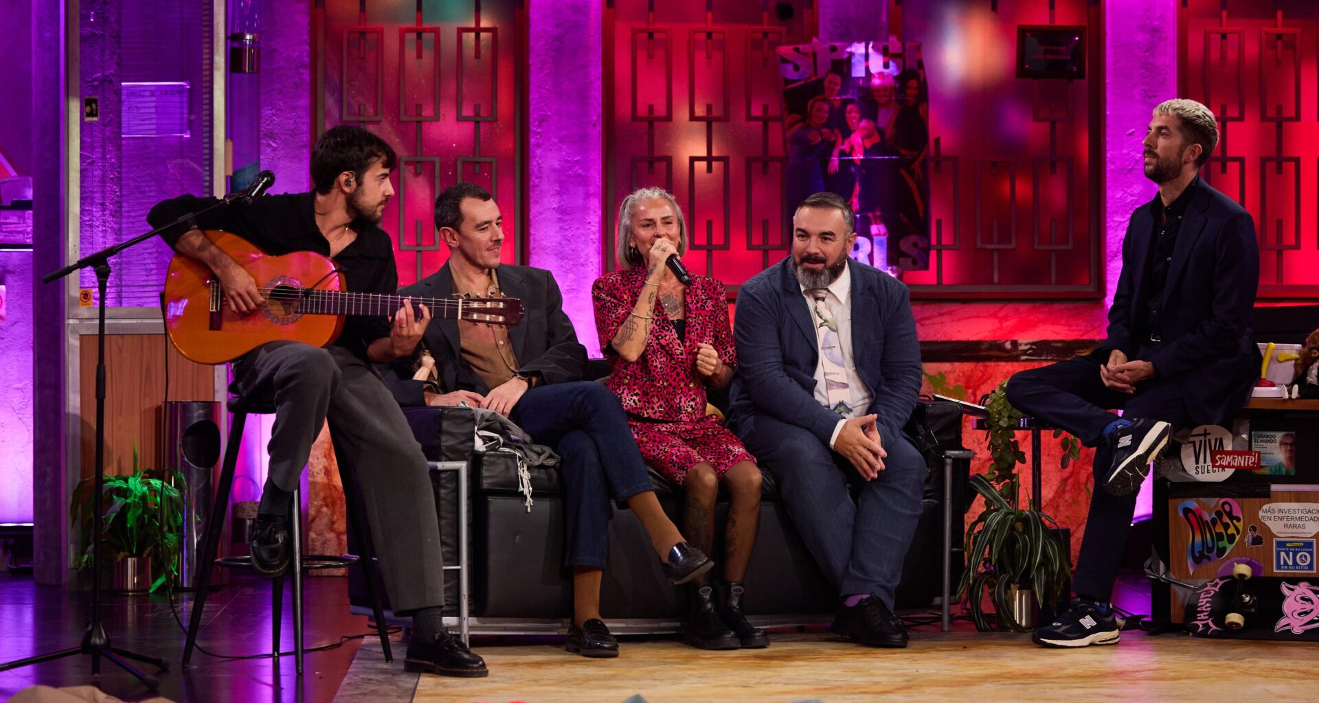 La Mari de Chambao reaparece de la mano de Pantomima Full tras sufrir un segundo cáncer | La Revuelta, completo - RTVE.es