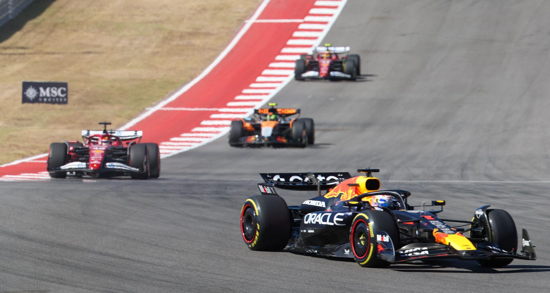 Verstappen, a presionar a los McLaren