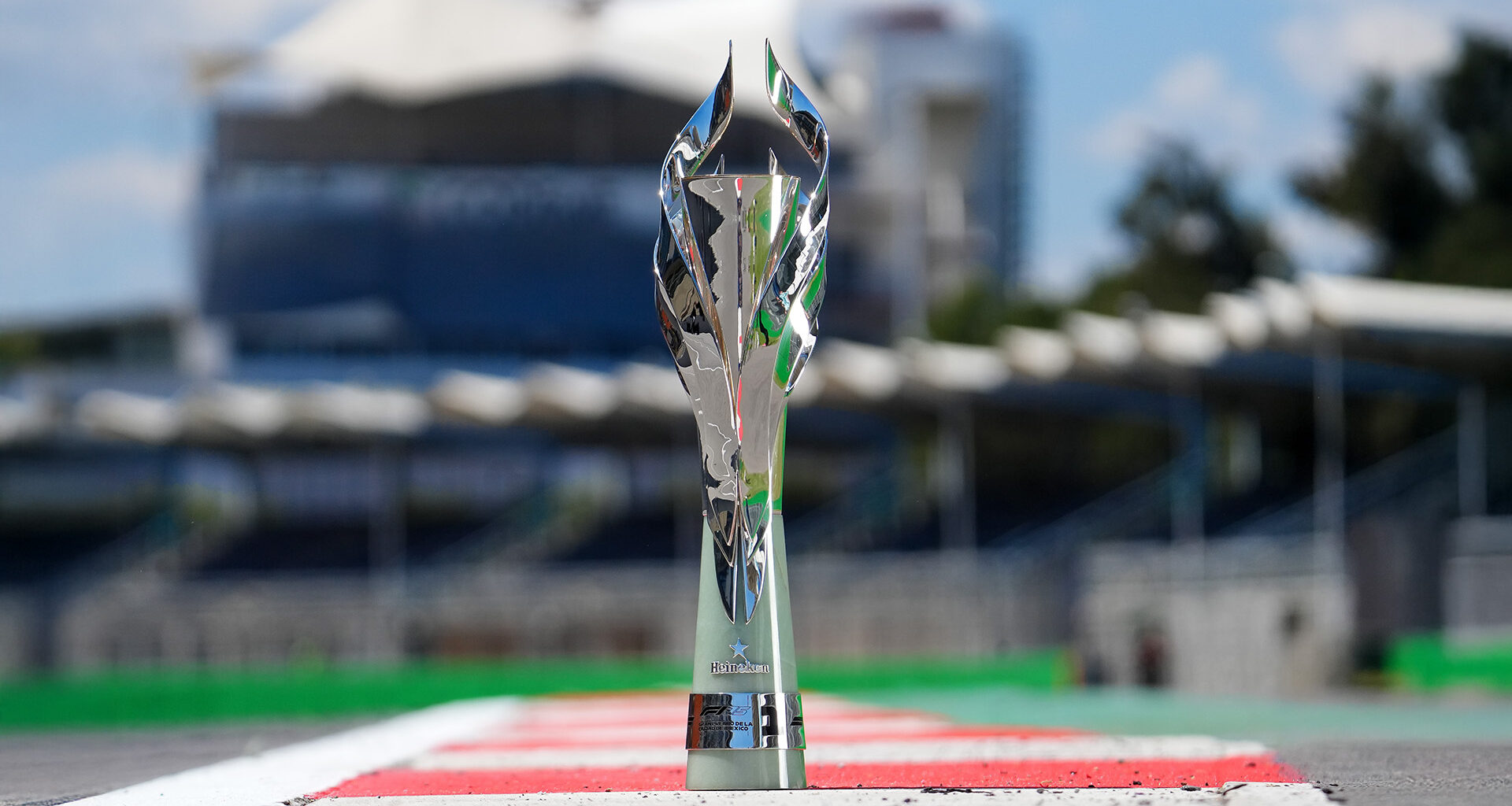 El trofeo TANE: La joya mexicana que corona al capeón del Gran Premio