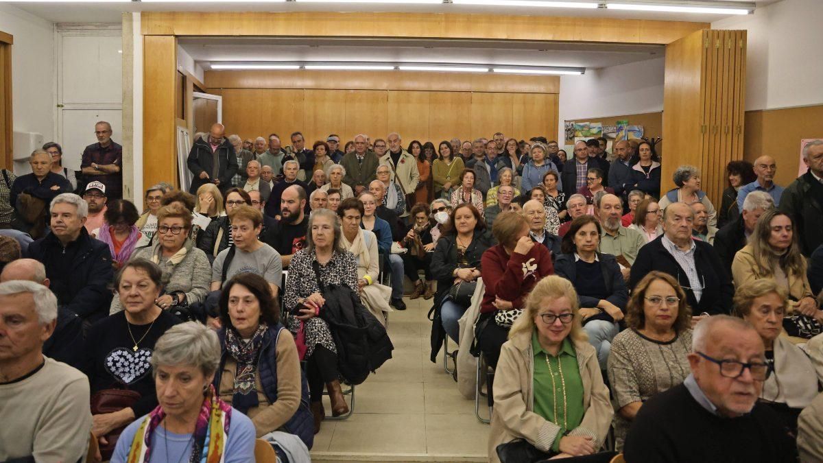 Visto del lleno en la presentación del libro 'Historia do antigo concello de Conxo'