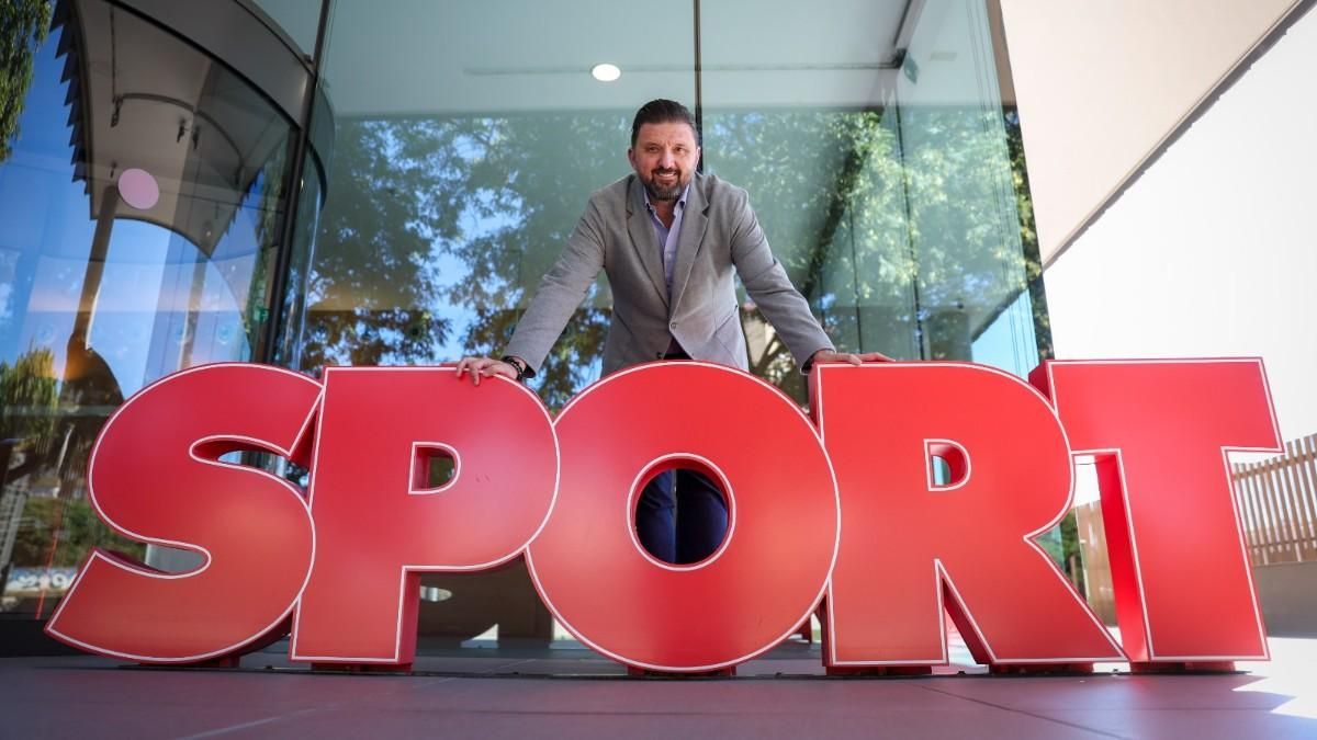 Dejan Kamenjasevic visitó la redacción de SPORT