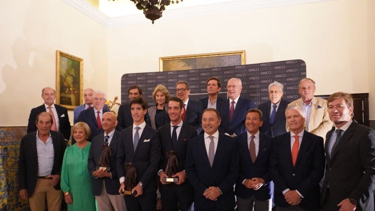 Foto de familia del XXI Premio Taurino 'Al detalle para el recuerdo'