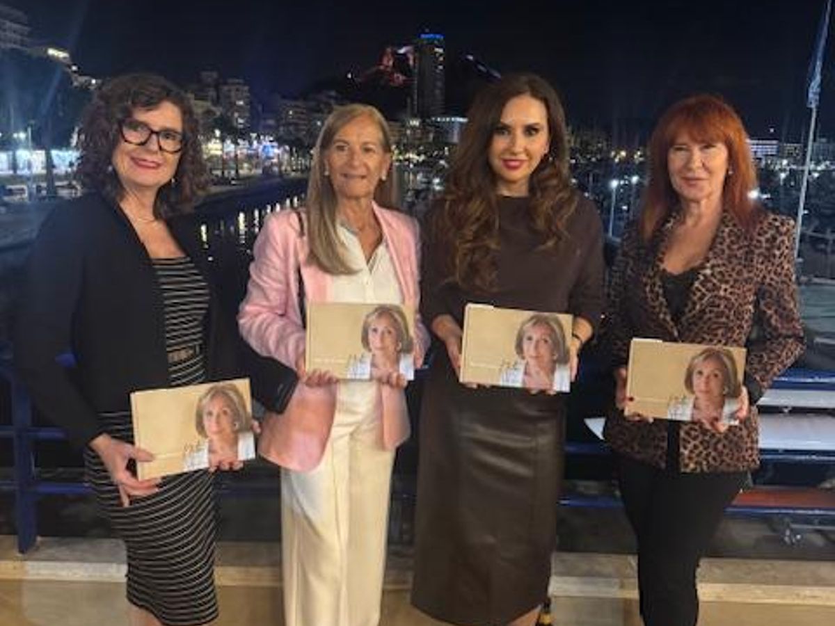 Ruth Martínez, Mari Carmen Román, Ana Poquet y Begoña León.