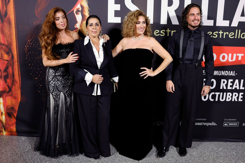 Estrella Morente, junto a su familia, ene l espectáculo 'Estrella a estrellas'