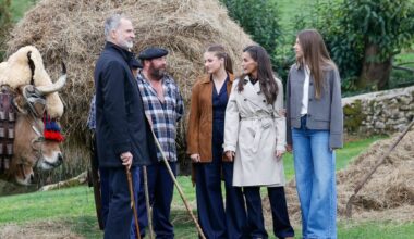 La princesa Leonor recorre, junto a los Reyes y la infanta Sofía, Valdesoto