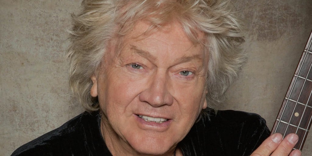 Muere John Lodge de The Moody Blues, la banda que enamoró al mundo con 'Nights in White Satin'