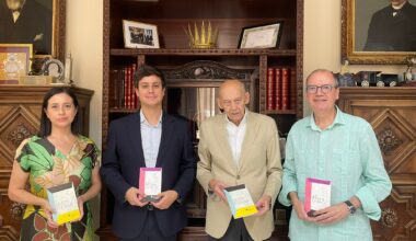 La Diputación entrega al Ateneo de Sevilla los poemarios ganadores del I Premio Ateneo de Poesía 'Generación del 27'