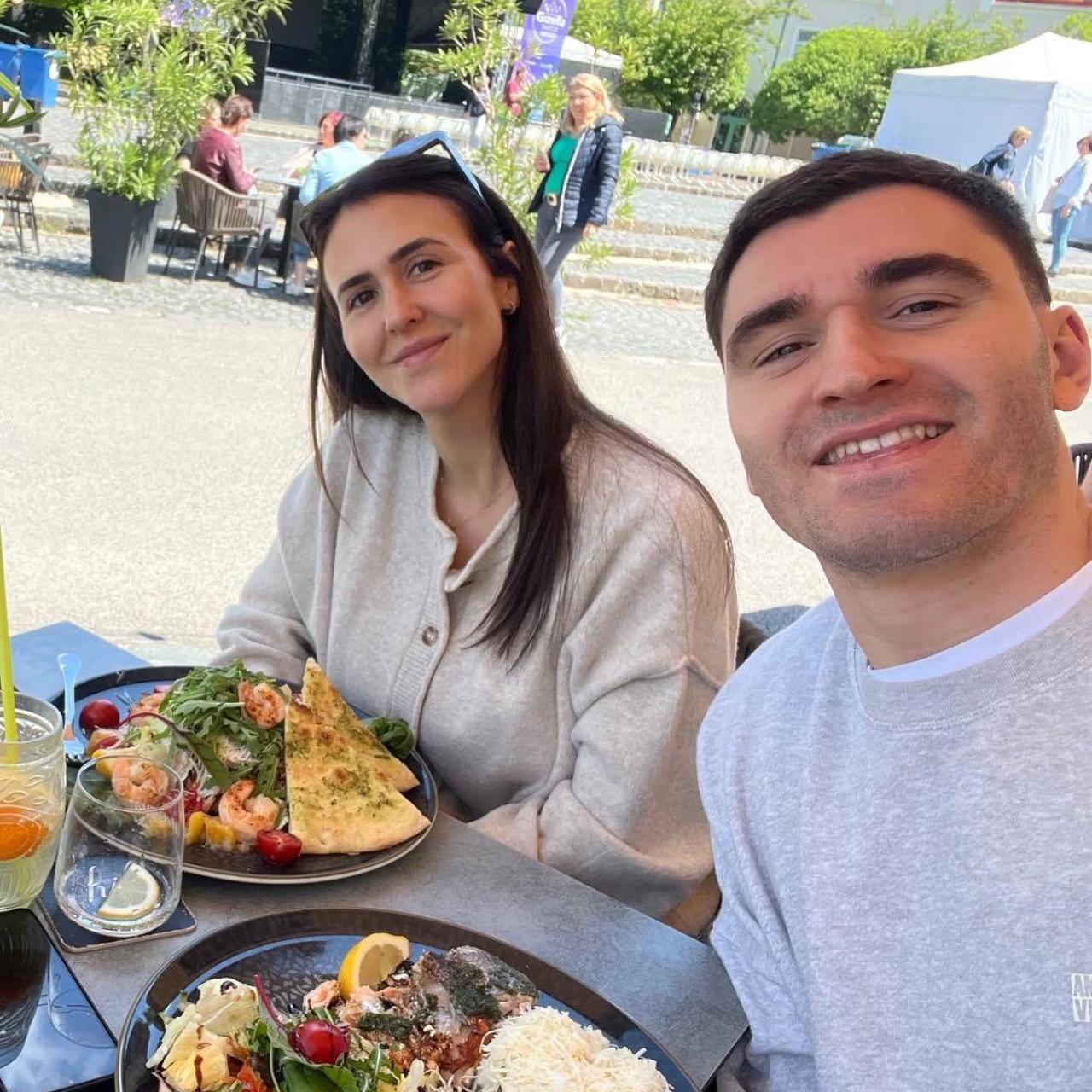 Ludovic Fábregas y su pareja, Mariona