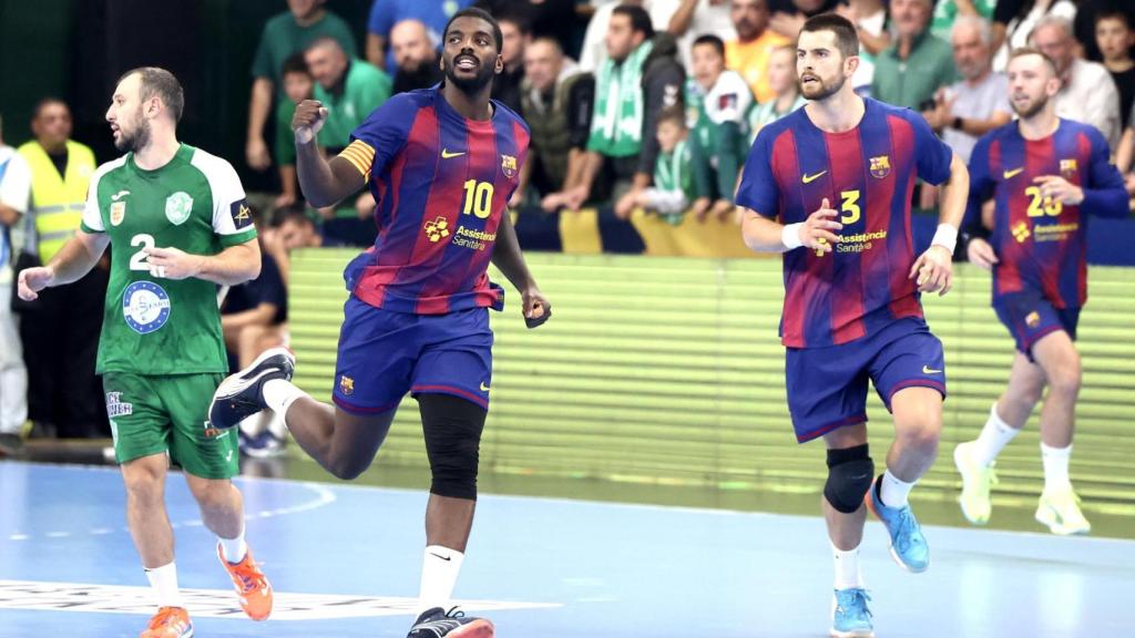 Dika Mem celebra un gol en el Pelister-Barça de balonmano