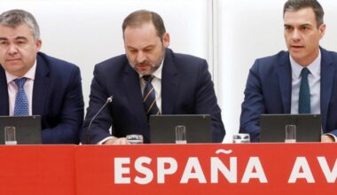 El PSOE eliminó en 2020 el pago de los gastos en efectivo, pero todavía lo mantienen en los ministerios