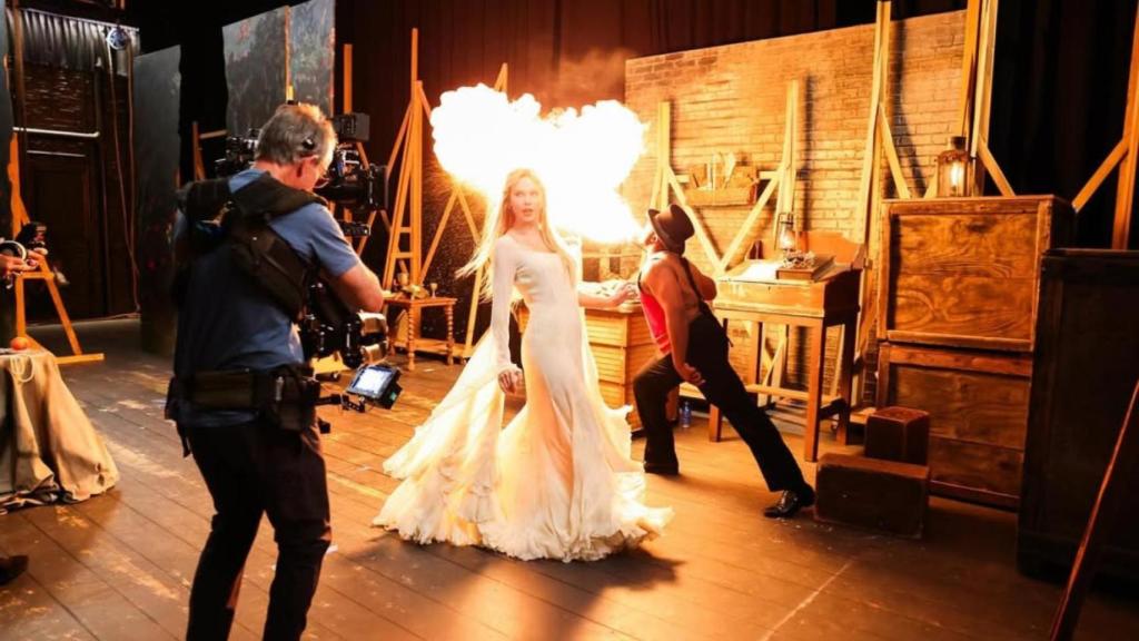 Vestido blanco que se puede encontrar en la boutique Love is in the air.