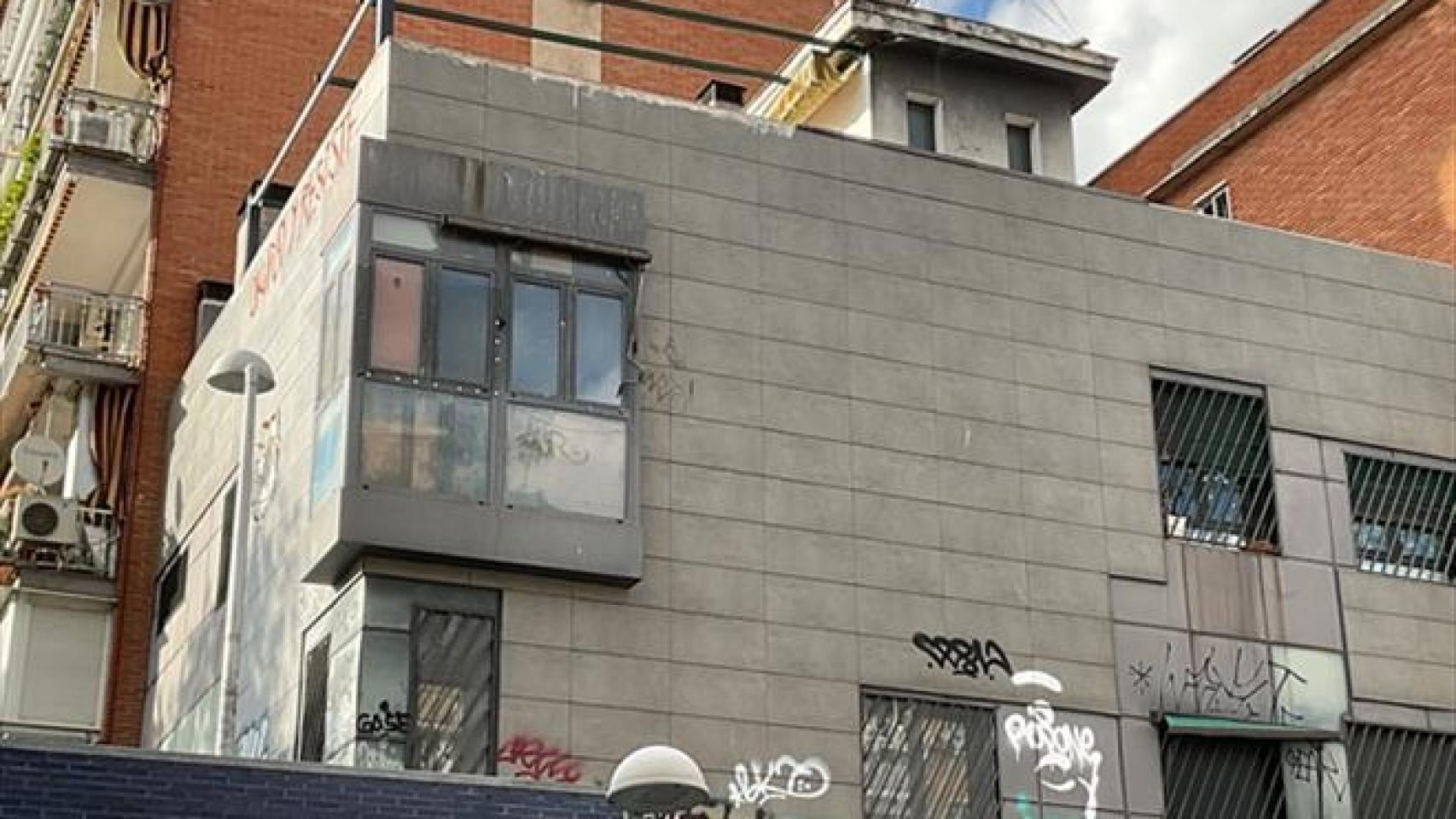 El increíble edificio de cinco plantas de Latina valorado en casi un millón de euros que se vende con un 60% de descuento
