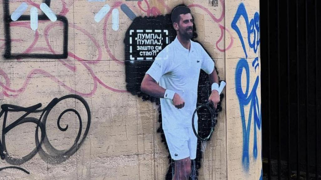 El mural de Novak Djokovic en Belgrado, ya restaurado este miércoles
