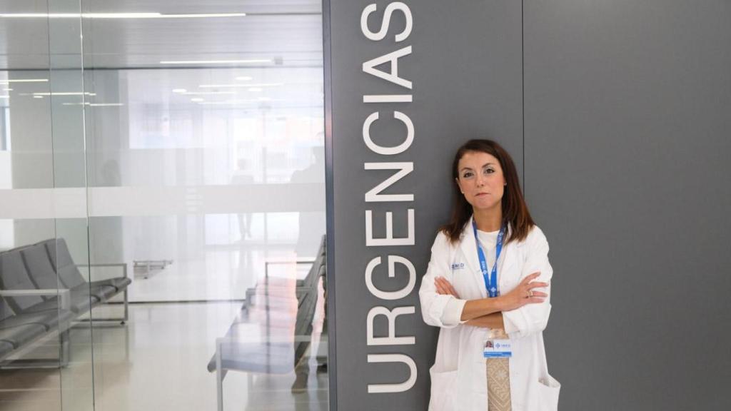 La doctora Carrasco en el área de Urgencias del Hospital IMED Virgen de la Fuensanta de Murcia, ubicado en la la avenida Juan Carlos I.