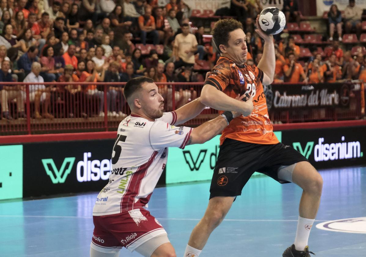 El Bathco defiende en casa su condición de invicto