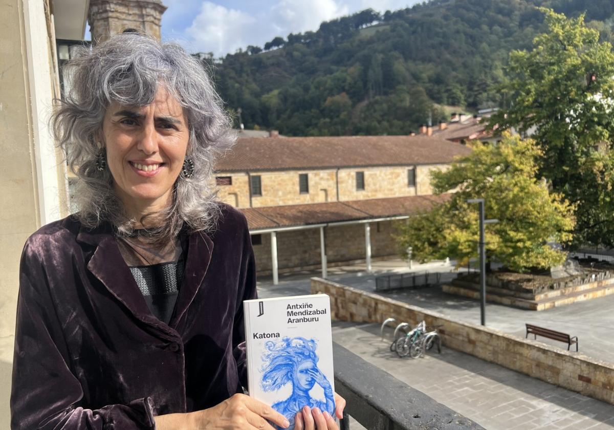 Buscaba otras formas de mostrar el mundo y llegó a 'Katona'