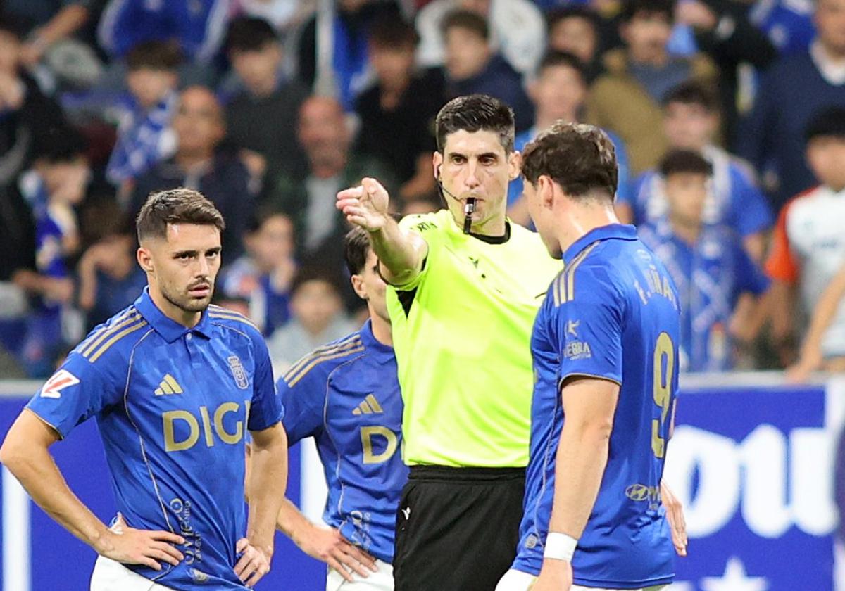 El VAR vuelve a indignar al oviedismo por una decisión compleja de entender