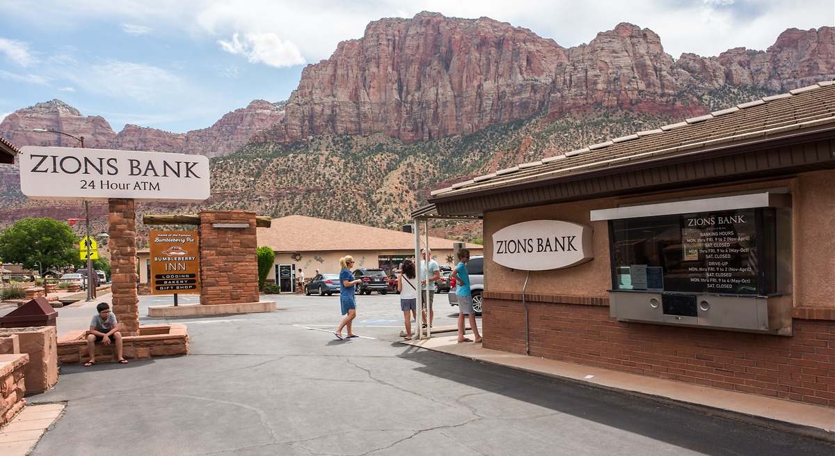 Wall Street sufre después de que dos entidades revelaran problemas en sus créditos