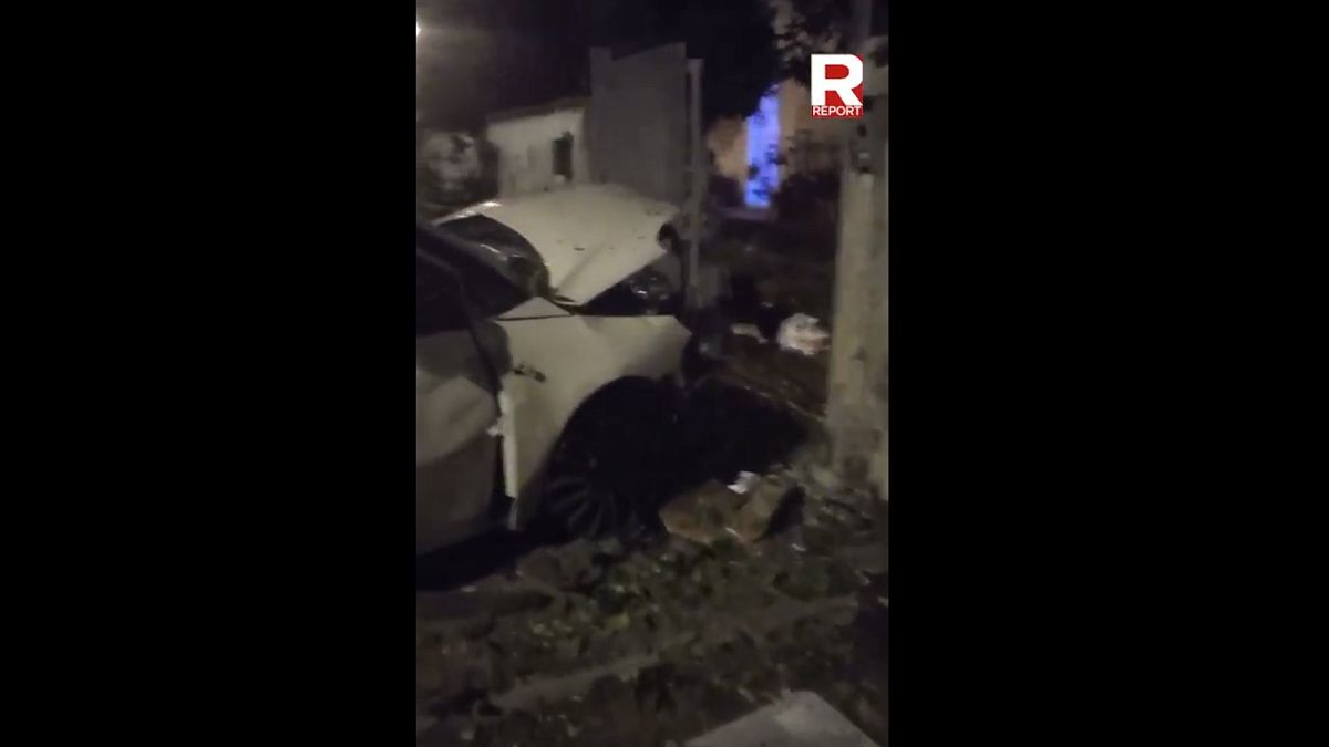 Explota un coche bomba en un atentado frente a la casa de un periodista de investigación en Italia