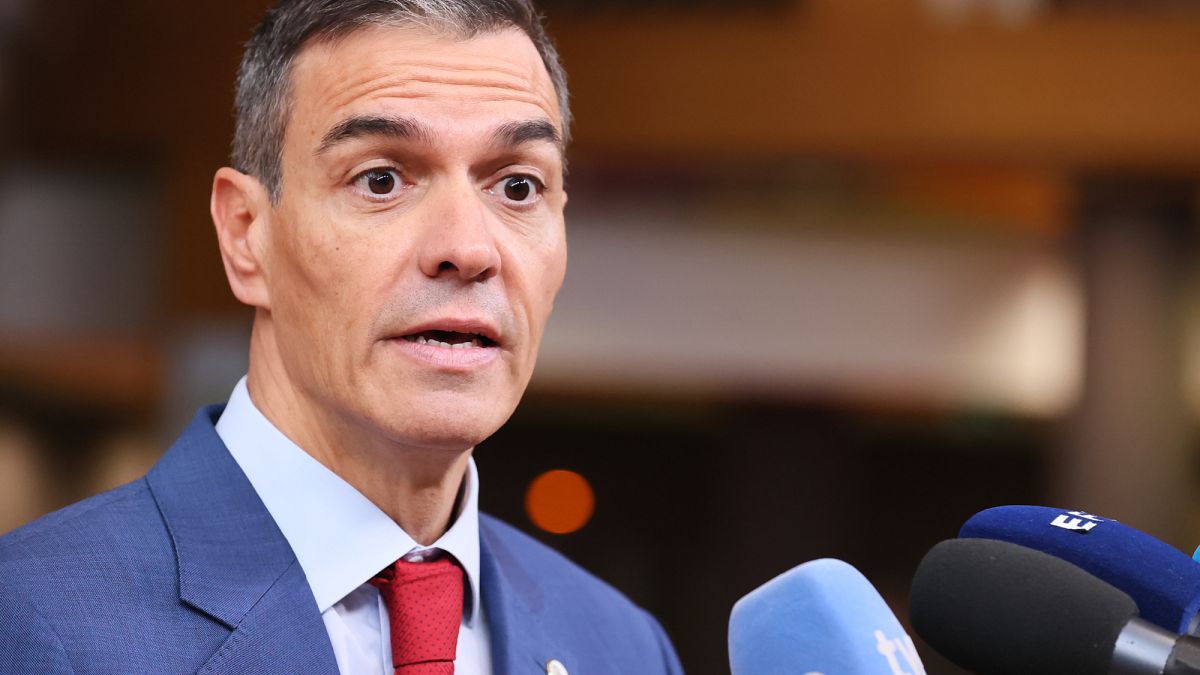 Pedro Sánchez advierte a Junts tras su amenaza y alerta de una "involución" con Vox y el PP