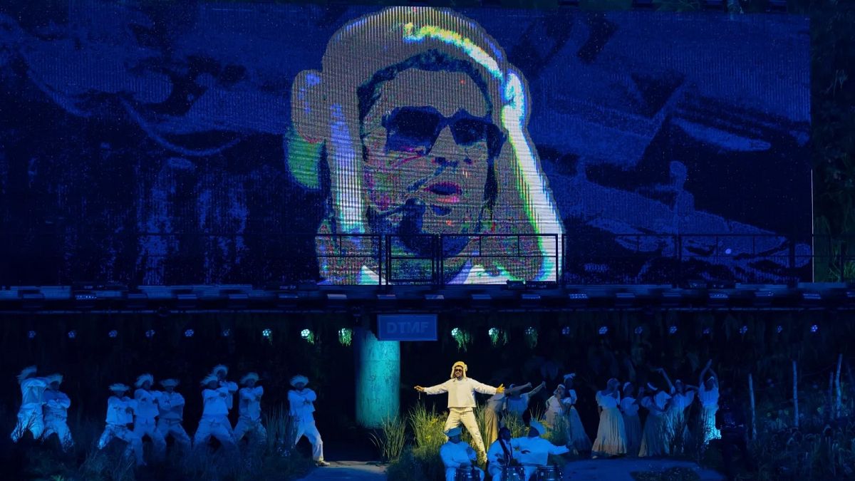 Agentes migratorios de EE.UU. patrullarán el estadio durante la Super Bowl de Bad Bunny