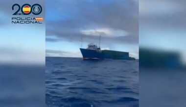 La Policía intercepta un buque mercante con 6.500 kilos de cocaína a 600 millas de Canarias