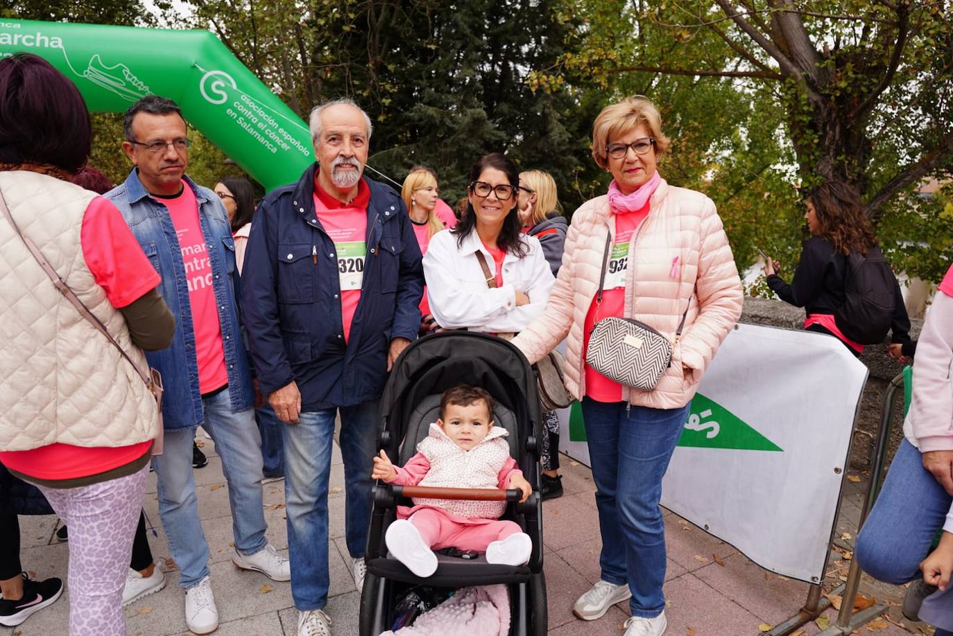 Salamanca 'se tiñe' de rosa por el cáncer