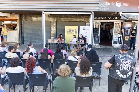 “Los libros sirven para para soñar, para vivir otras vidas”