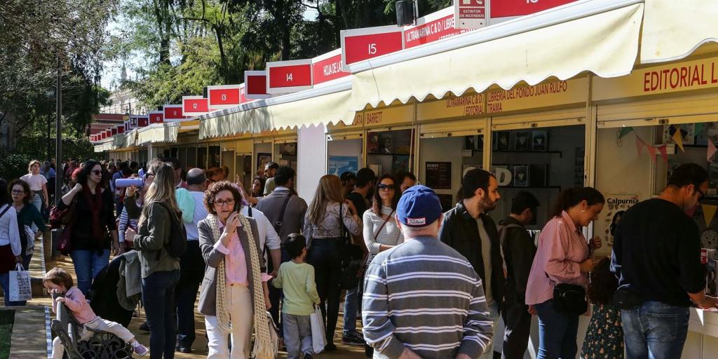 Todos los autores que estarán en la Feria del Libro de Sevilla 2025: fechas y casetas