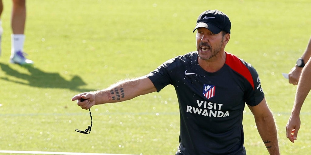 Simeone ensaya en el entrenamiento el once que podría sacar ante el Betis
