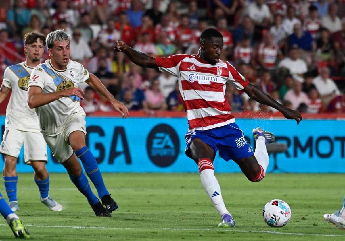 Hongla, de nuevo sin minutos con Camerún