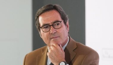 «Hace ordenanzas como antes de la muerte de Franco»