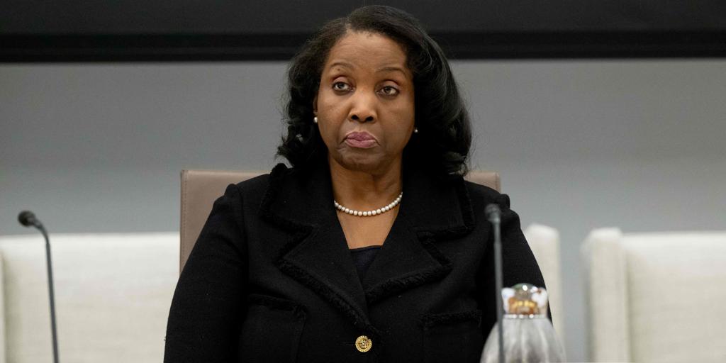 El Supremo de EE. UU. impide, por ahora, que Donald Trump destituya a Lisa Cook de la Reserva Federal