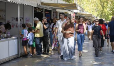 En imágenes, la Feria del Libro de Murcia: aperitivo entre libros en Alfonso X