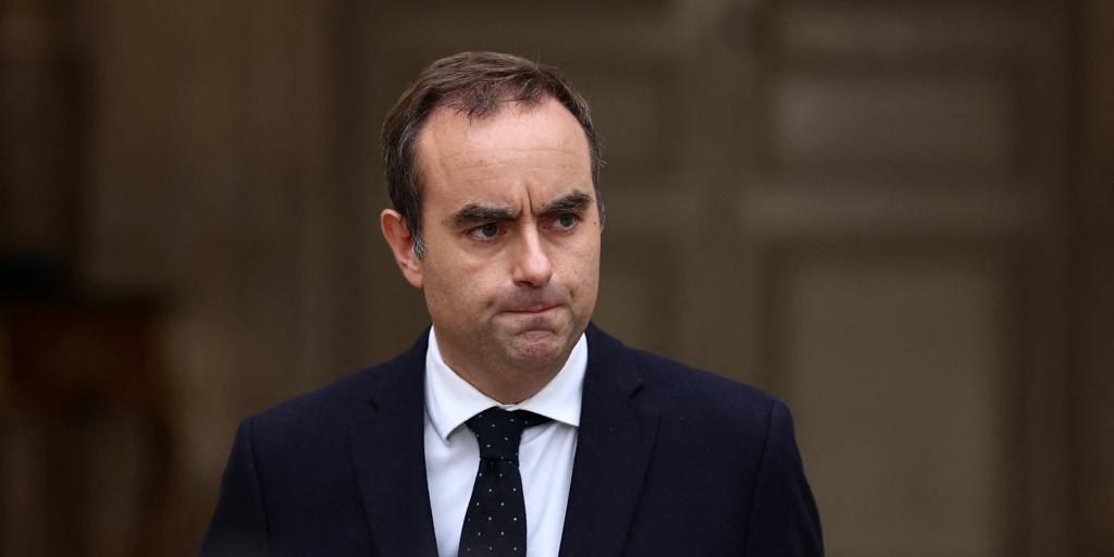 Le Pen y Mélenchon rechazan los intentos de acuerdo de Lecornu y piden elecciones anticipadas en Francia